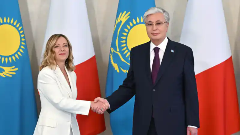 Астана: Токаев и Мелони обсудили сотрудничество 25 октября на улице Достык