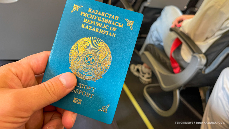 Посольство призвало казахстанцев добровольно покинуть США