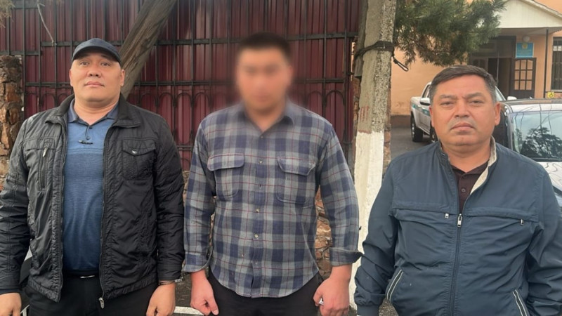 Кто получил награды, кто оказался в плену правоохранителей и как обстоят дела с долларом — о главных событиях в Казахстане сегодня