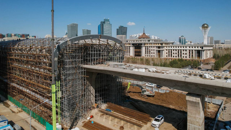 «Премьер-министр Олжас Бектенов проверил ход строительства LRT в Астане перед тестовой эксплуатацией»