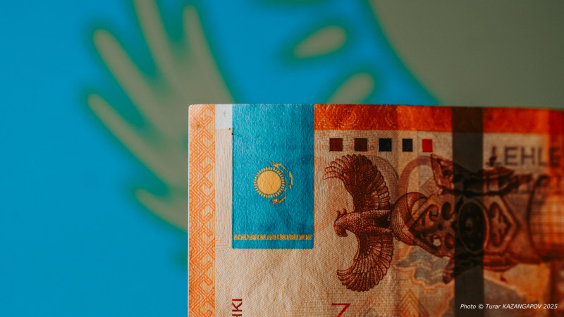 Под подушкой, в криптовалюте или на депозитах? Как казахстанцы предпочитают сохранять свои сбережения