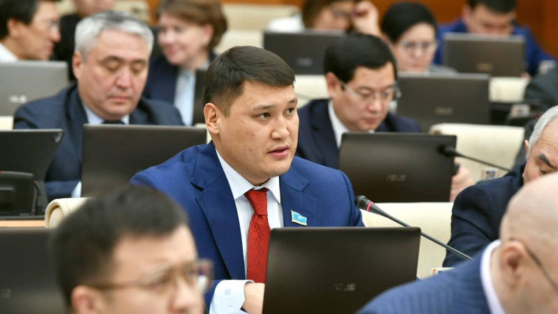 "Руслан Берденов, замакима Шымкента, остается в реанимации после покушения"