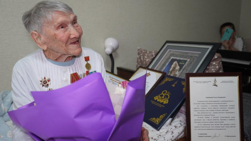 У 102-летнего ветерана ВОВ из Алматы 9 мая двойной праздник