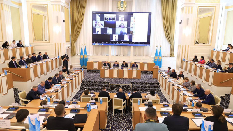 Асламбек Мергалиев презентовал реформы судебной системы на конференции по конституционному праву в Казахстане