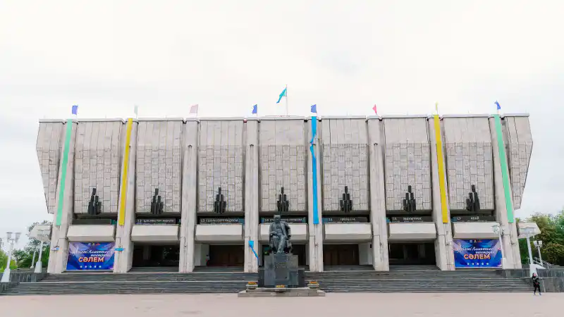 Реконструкция театра Ауэзова: как обновление архитектуры меняет культурный ландшафт Алматы Атырау