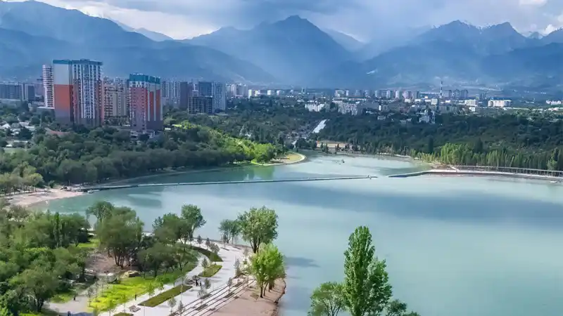 Сайран: Оазис или мираж? Погружаемся в обновленный берег озера! Атырау