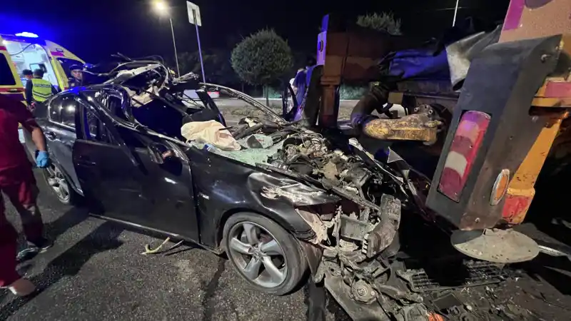 Общественность в шоке: авария на Саина поднимает вопросы о безопасности на дорогах Алматы Атырау