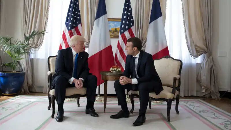 Трамп и Макрон: дуэль на словах, где один забыл правила игры Атырау
