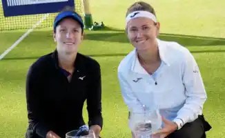 Анна Данилина и Мария Боузкова триумфально завершили турнир WTA 250 в Истборне, завоевав титул в парном разряде