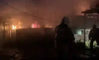 Трагедия в Алматы: огненная стихия унесла жизнь и разрушила дома в ночной тьме