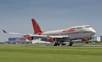 Пассажиры в шоке: угроза взрыва на борту Air India вызывает панику и вопросы о безопасности