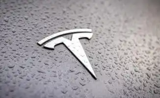 Нью-Йорк: Конфликт Маска и Трампа обрушил акции Tesla и SpaceX