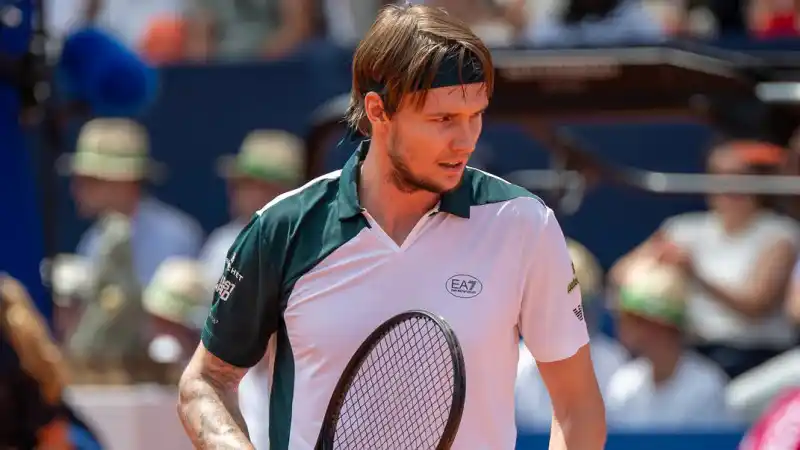 Александр Бублик стал чемпионом грунтового турнира ATP 250 в Кицбюэле, Австрия, 2023 года Атырау