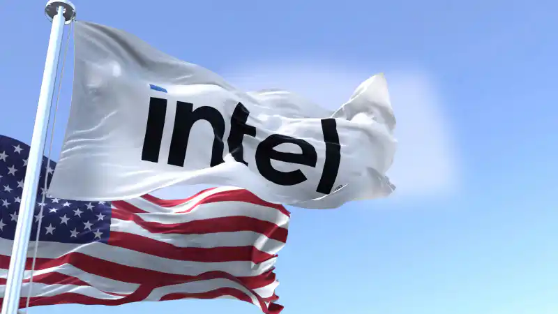 Правительство США приобретает 10% акций Intel за $10 миллиардов на фоне обвинений главы компании китайского происхождения Атырау