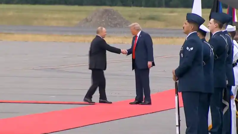 Путин и Трамп встречаются на Аляске: исторический саммит в Анкоридже Атырау