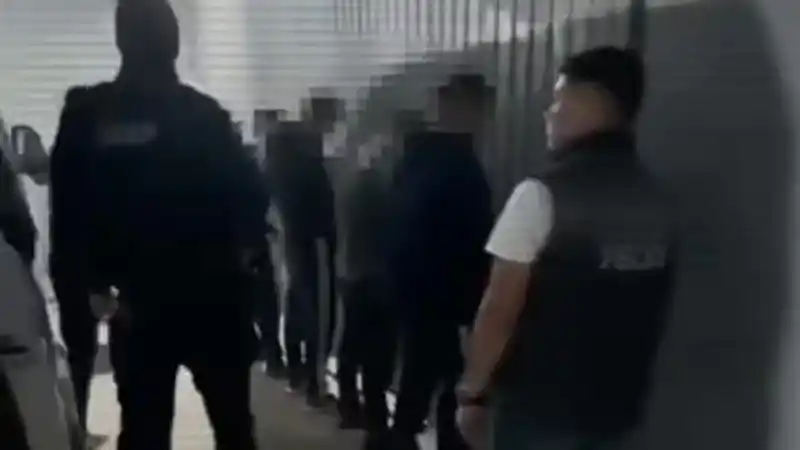 В Костанайской области медики попались в сети: главврач и экс-руководитель здравоохранения задержаны за 'недобросовестные закупки' медицинского оборудования Атырау