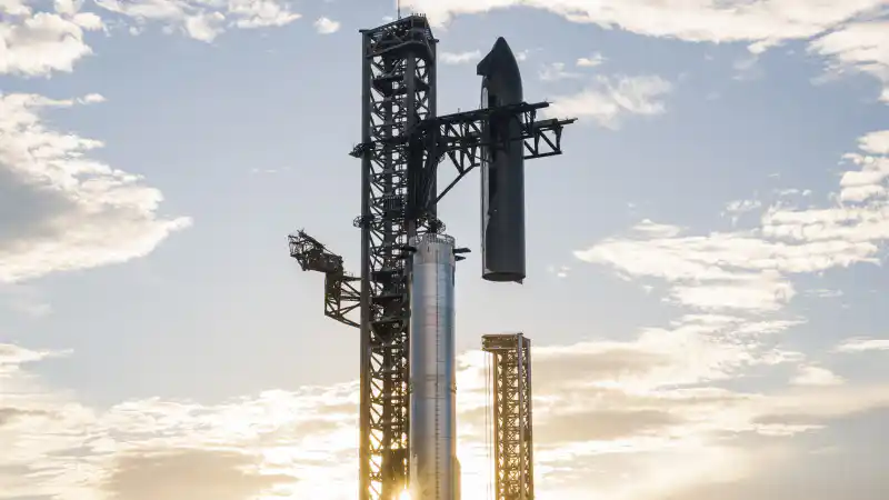 Американская компания SpaceX, принадлежащая миллиардеру Илону Маску, отменила десятый тестовый полёт ракеты-носителя Starship из-за технических неполадок. Атырау