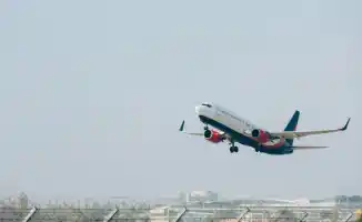 Крылья, которые не выдержали полёта: Boeing 737 Delta Air Lines потерял часть закрылка в небе над США