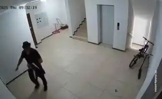 Жители Астаны в шоке: странный мужчина вызывал страх в жилом комплексе