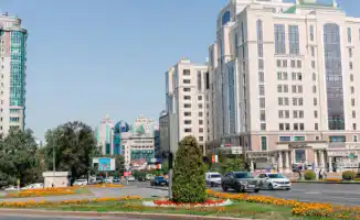 Смелый шаг в бездну: Алматы теряет звезду, но не знает, почему она взмыла в небеса