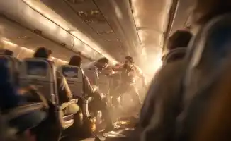 На борту рейса Ryanair произошла драка между пассажирами из-за плача ребёнка: видео инцидента стало вирусным