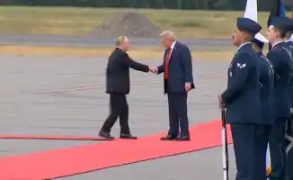 Путин и Трамп встречаются на Аляске: исторический саммит в Анкоридже