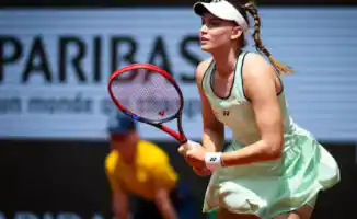 Елена Рыбакина одержала победу над Магдаленой Френх в четвертьфинале WTA-500 в Вашингтоне, пробившись в полуфинал турнира