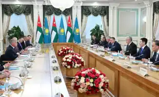 Токаев и король Иордании: дипломатический мост между двумя мирами укрепляется на переговорах в расширенном составе