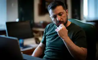 Президент Украины Владимир Зеленский заявил о продолжающейся работе над гарантиями безопасности для страны, подчеркивая важность как военных, так и дипломатических усилий в этом направлении.