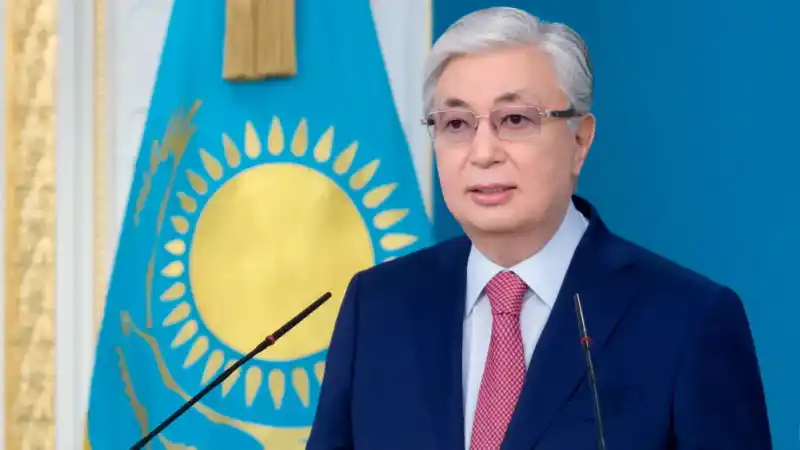 Токаев и Зеленский: поздравления через границы и праздники Атырау