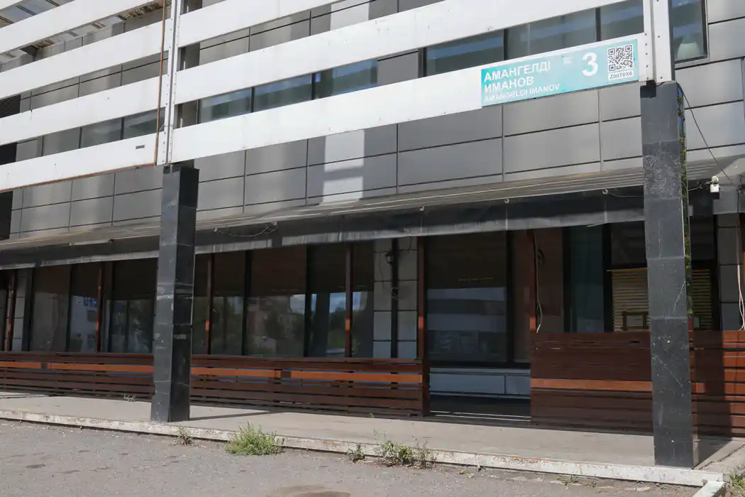 Территория недостроенного ТРЦ в Астане