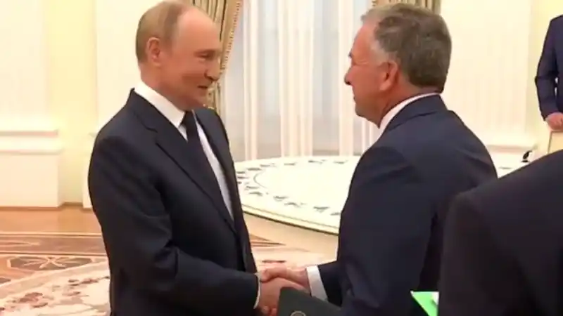 Путин и спецпосланник Трампа Стивен Уиткофф обсудили ситуацию в Украине: ключевые моменты переговоров Атырау