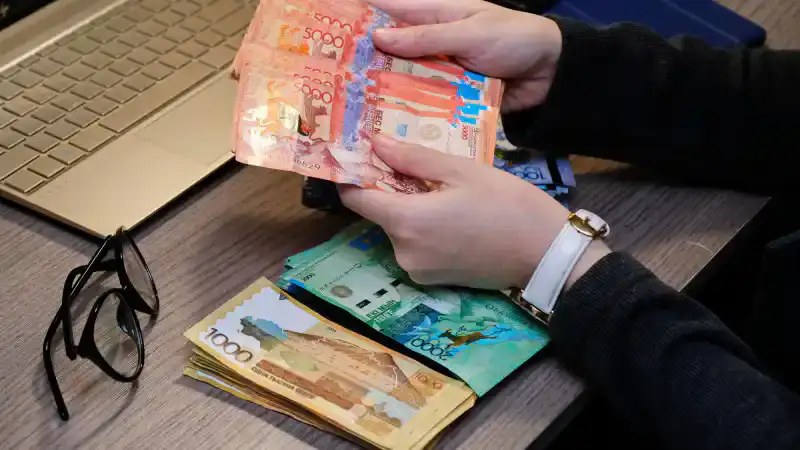Кто украл миллиард? Схема пособий в Казахстане раскрыта! Атырау