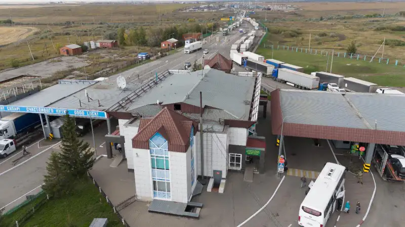 Очереди на казахстанско-российской границе: усиленный контроль вызывает задержки Атырау