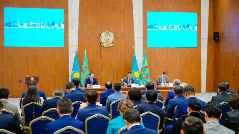 В Астане обсудили реализацию Послания Президента: аким Женис Касымбек встретился с общественностью и предпринимателями Атырау