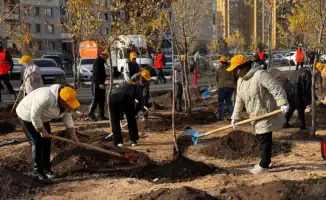 В Астане стартовал масштабный общегородской субботник в рамках экологической акции 'Таза Қазақстан', приуроченной ко Всемирному дню чистоты.