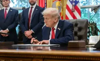 Трамп разворачивает армию: Портленд под защитой от 'внутренних штормов'