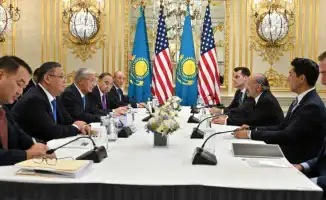Президент Казахстана Касым-Жомарт Токаев встретился с министром торговли США Говардом Латником в Нью-Йорке для обсуждения возможностей сотрудничества между двумя странами.