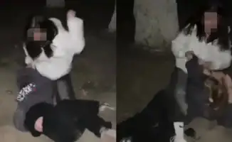 В Атырау студентка колледжа избила сверстницу в парке, инцидент попал на видео и стал причиной уголовного дела.