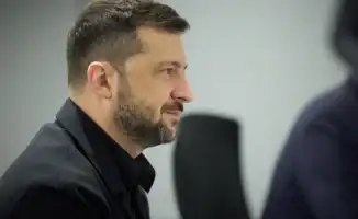 Президент Украины Владимир Зеленский заявил, что не намерен оставаться на посту президента в мирное время, подчеркивая свою готовность уйти с должности, когда страна вернется к мирной жизни. Это заявление было сделано в интервью, переданном Tengrinews.kz 