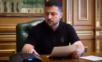 Президент Украины Владимир Зеленский сообщил о задержании подозреваемого в убийстве экс-спикера Верховной Рады, что подчеркивает усилия правоохранительных органов в расследовании высокопрофильных преступлений.
