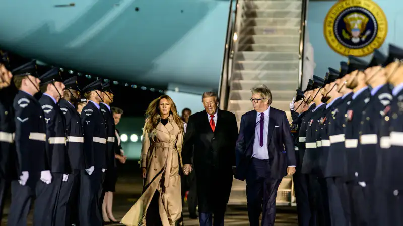 Трамп сменил вертолёт: безопасность или технический сбой? Атырау