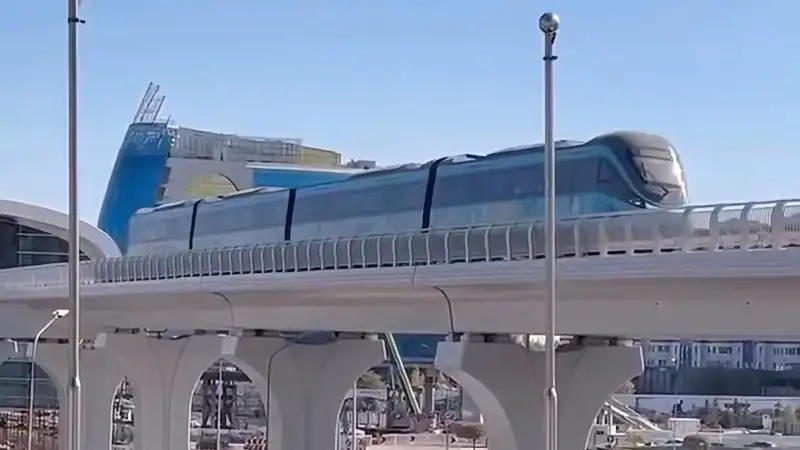 В Астане началось тестирование новых поездов легкорельсового транспорта (LRT): первые кадры уже в сети Атырау