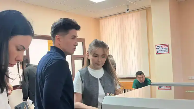 Судебный процесс над блогером Ерболатом Жанабыловым: возможные последствия для свободы слова в Казахстане Атырау
