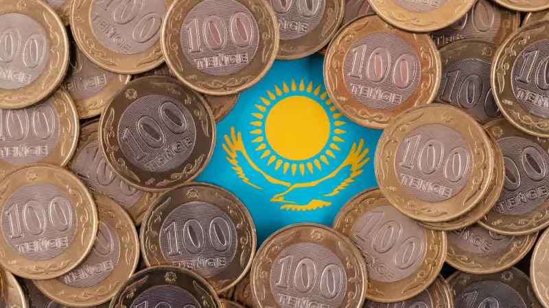 Социальные последствия повышения базовой ставки и введения платных парковок: что обсуждают казахстанцы? Атырау