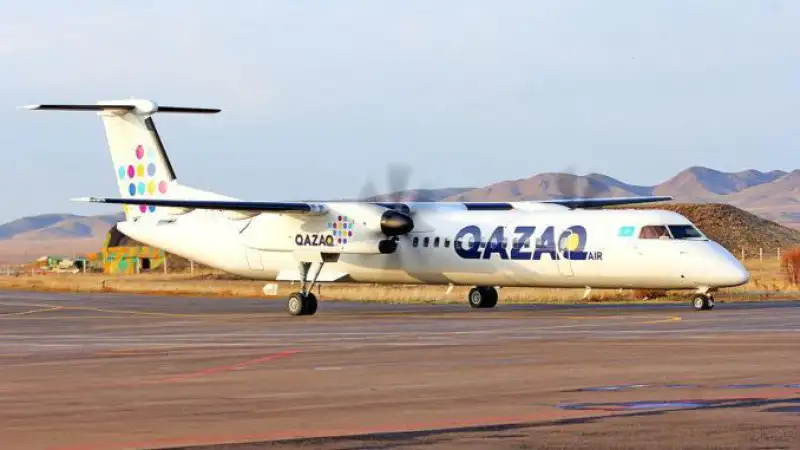 Пассажирский самолет QazaqAir вернулся в Костанай из-за инцидента во время рейса в Астану Атырау