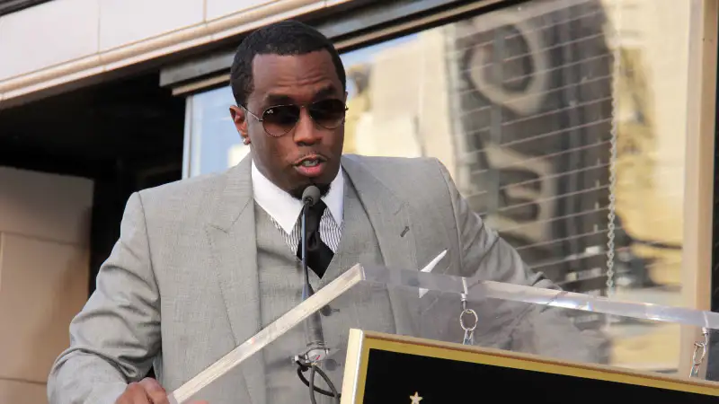 Американский музыкант и продюсер Шон Комбс, более известный как P. Diddy, может выйти из тюрьмы раньше ожидаемого срока, сообщает Tengri. Атырау