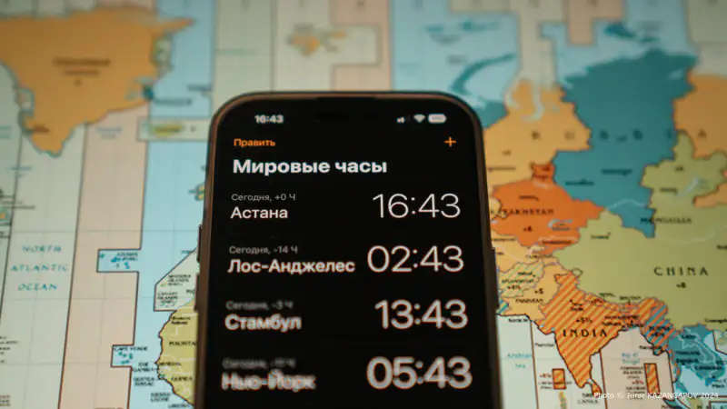 Казахстанец требует справедливости из-за смены часового пояса Атырау