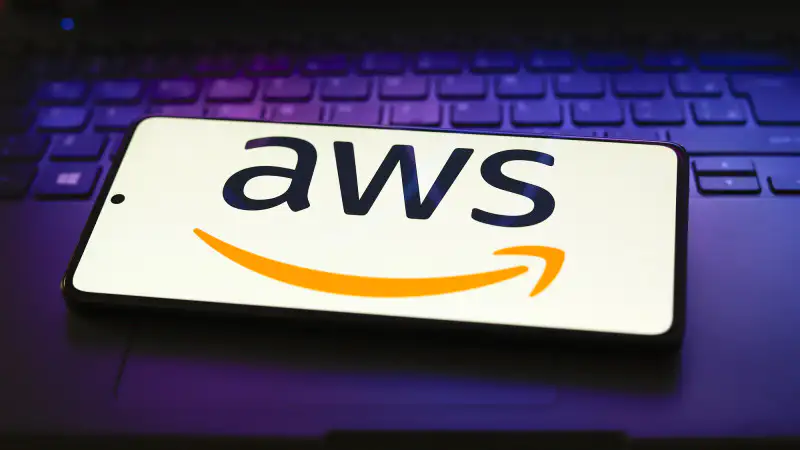 Мировая зависимость от онлайн-сервисов: сбой AWS парализовал работу Zoom, Roblox и Canva Атырау
