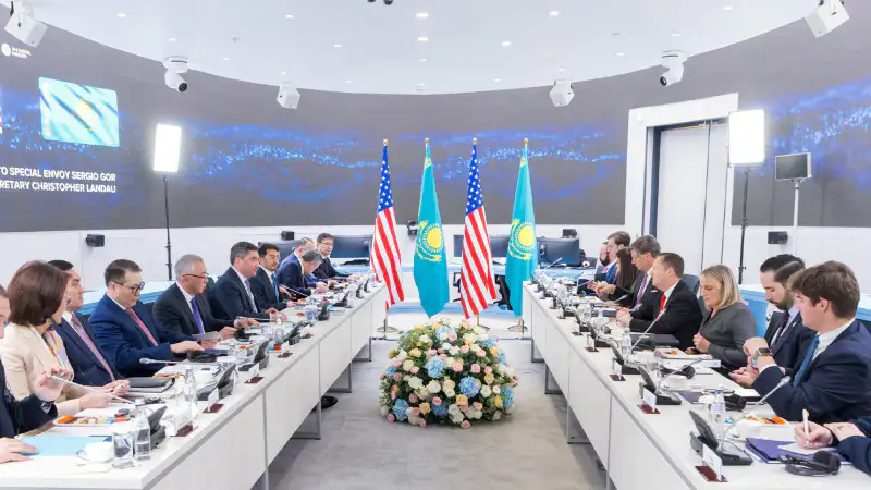 Посланник Трампа и заместитель Рубио встретились с премьером Казахстана Олжасом Бектеновым для обсуждения вопросов сотрудничества между США и Казахстаном. В ходе встречи также состоялся диалог с специальным представителем президента США по Южной и Централ Атырау
